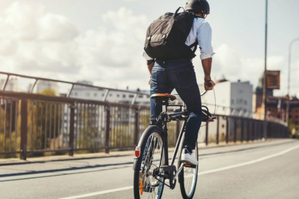 Thay đổi thói quen hằng ngày bằng việc đi xe đạp thay cho xe máy