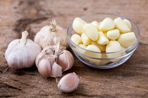 Tỏi là một trong những gia vị giúp tăng cường sức đề kháng, ngăn ngừa bệnh tật.