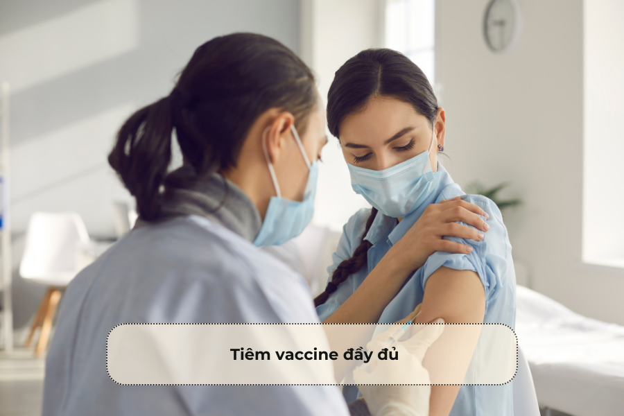 Tiêm vaccine đầy đủ